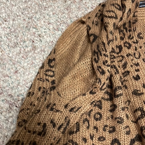 New bcbg sweater vest/poncho - Picture 4 of 8